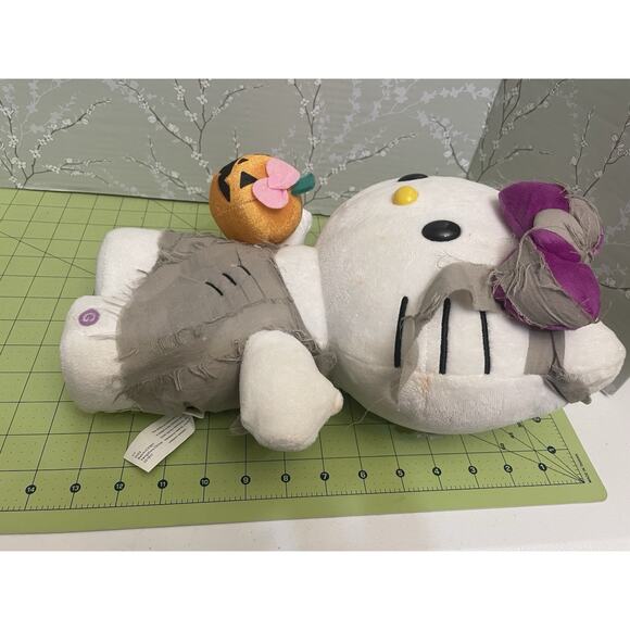 Hello Kitty Halloween Mummy Plush Side Stepper 12" Gemmy Sanrio Music works - Picture 5 of 10